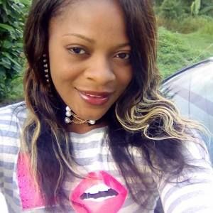 Meet your Posher, Nadinea